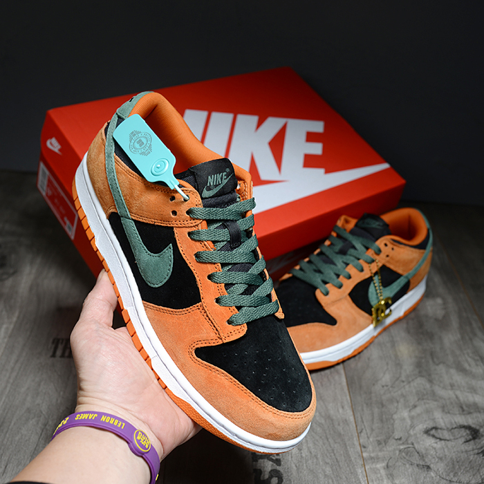 SB Dunk Low Running Shoes-Khkai/Green-5081752