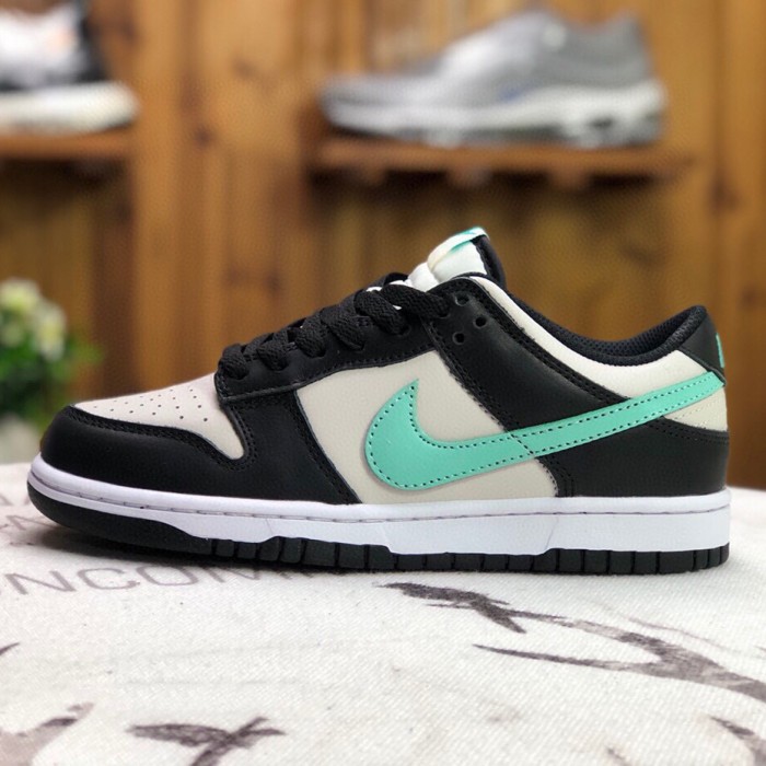 SB Dunk Low Running Shoes-Black/White-998228