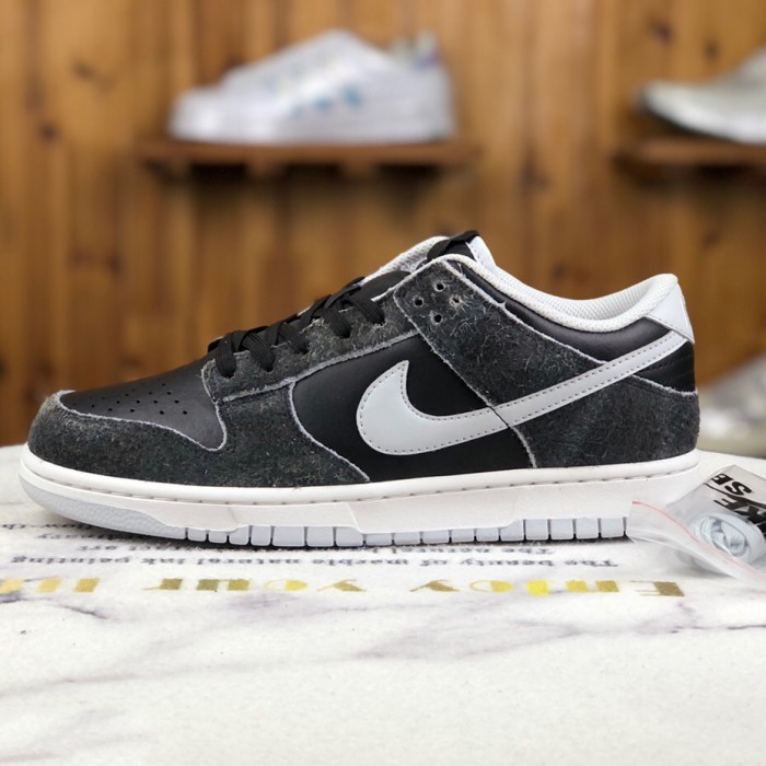 SB Dunk Low Running Shoes-Black/White-5061126