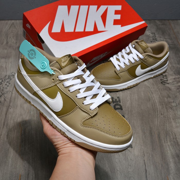 SB Dunk Low Running Shoes-Brown/White-4906734