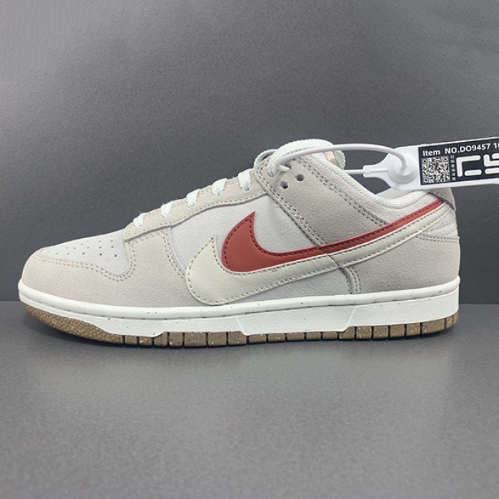 SB Dunk Low SE Running Shoes-Gray/Red-4662138